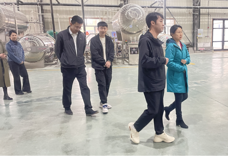 哈爾濱市松北區(qū)人大主任黃明瑾帶隊到區(qū)人大代表企業(yè)利如金農(nóng)業(yè)集團(tuán)遠(yuǎn)海農(nóng)業(yè)走訪慰問