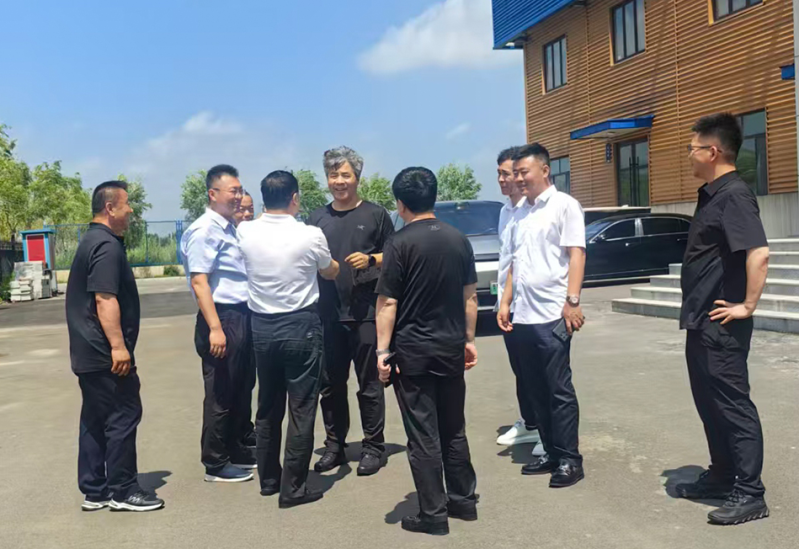 松北區(qū)委書記、區(qū)長肖彬帶隊(duì)赴利如金農(nóng)業(yè)集團(tuán)遠(yuǎn)海分公司檢查工作
